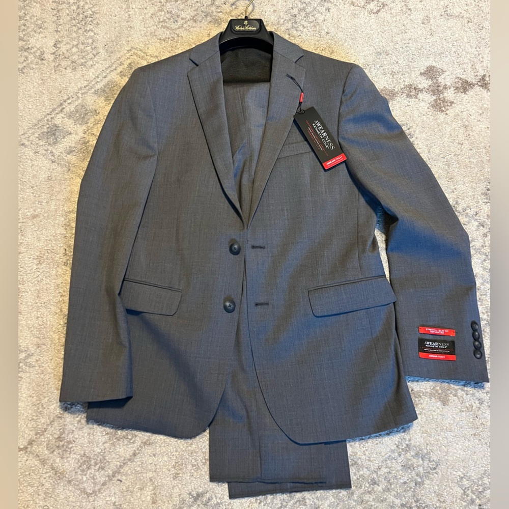 NWT Kenneth Cole Men's Gray Suit